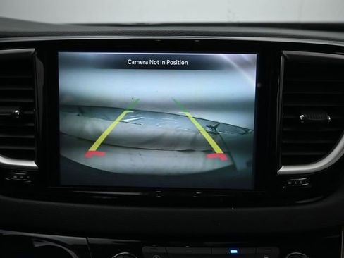 Used 2023 Chrysler Pacifica Touring-L image 21