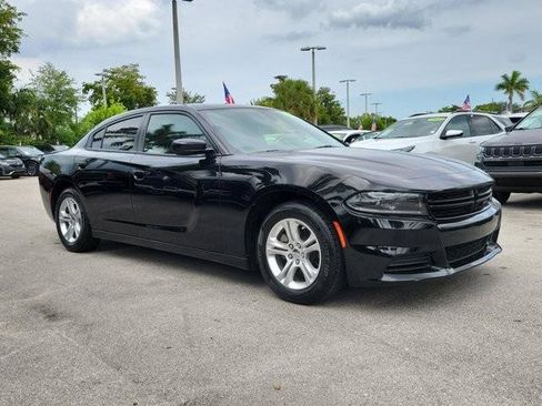 Used 2023 Dodge Charger SXT RWD image 3