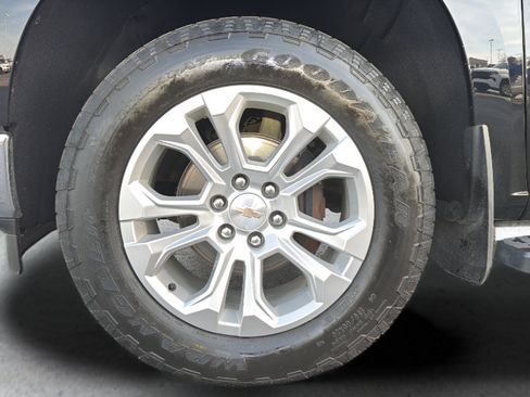 Used 2024 Chevrolet Silverado 1500 LTZ AWD/4WD image 14