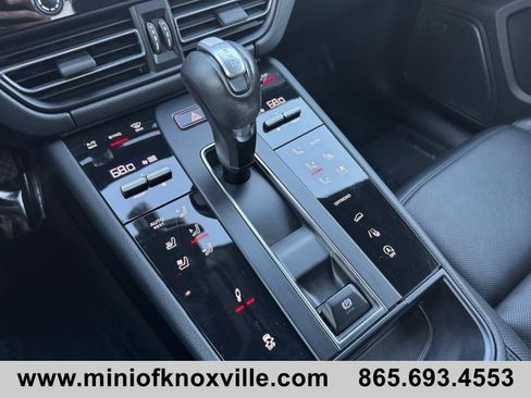 Used 2024 Porsche Macan Turbo image 27