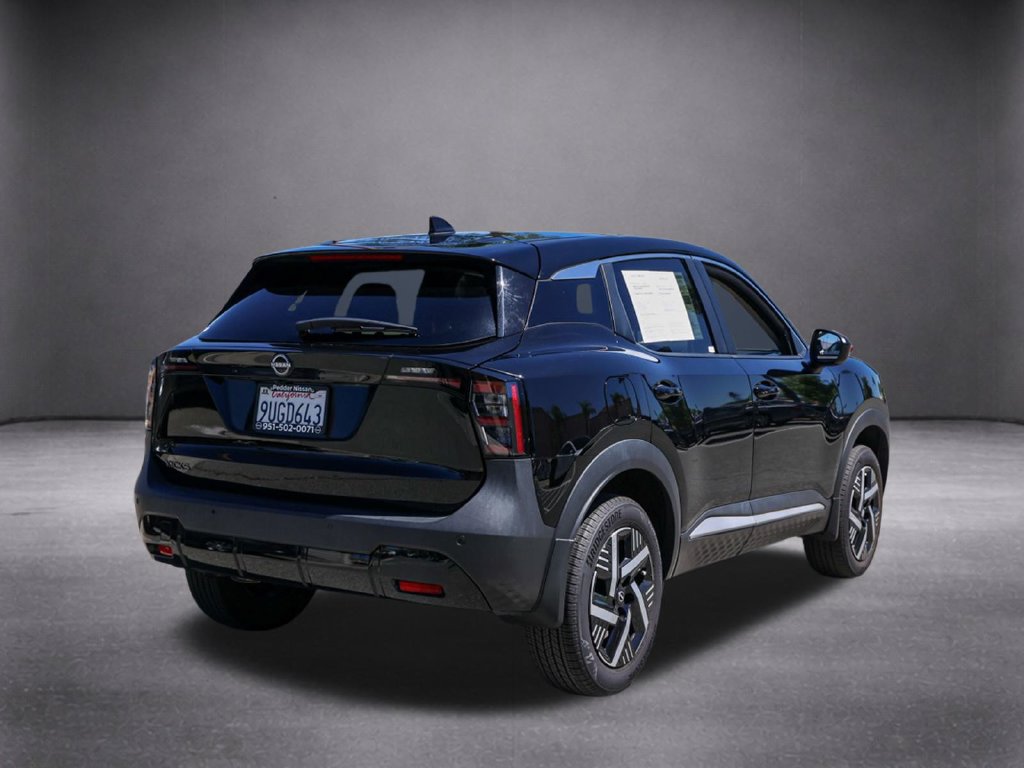 Used 2025 Nissan Kicks SV FWD image 6