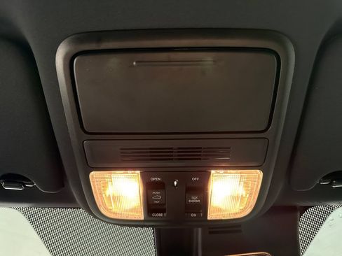 Used 2024 Honda Passport EX-L image 23