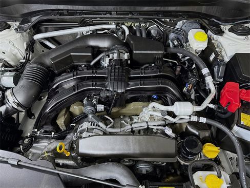Certified 2025 Subaru Forester Base image 32