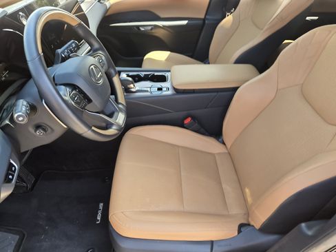Used 2025 Lexus RX 350 Premium w/ Accessory Package (Z1) FWD image 7