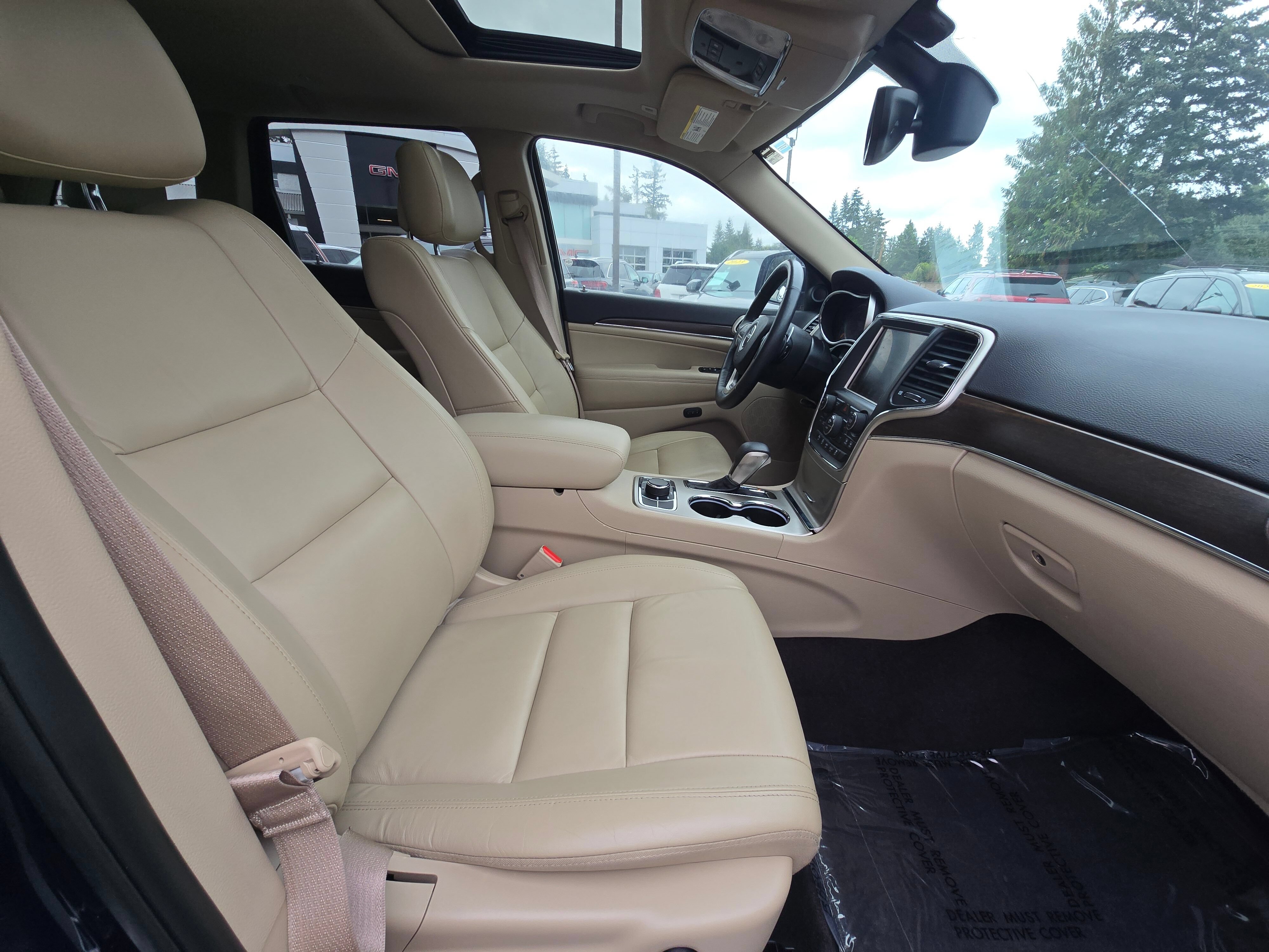 Used 2017 Jeep Grand Cherokee Limited AWD/4WD image 11