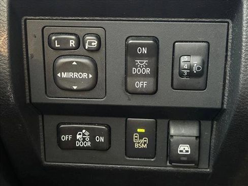 Used 2014 Toyota Tundra Platinum image 8