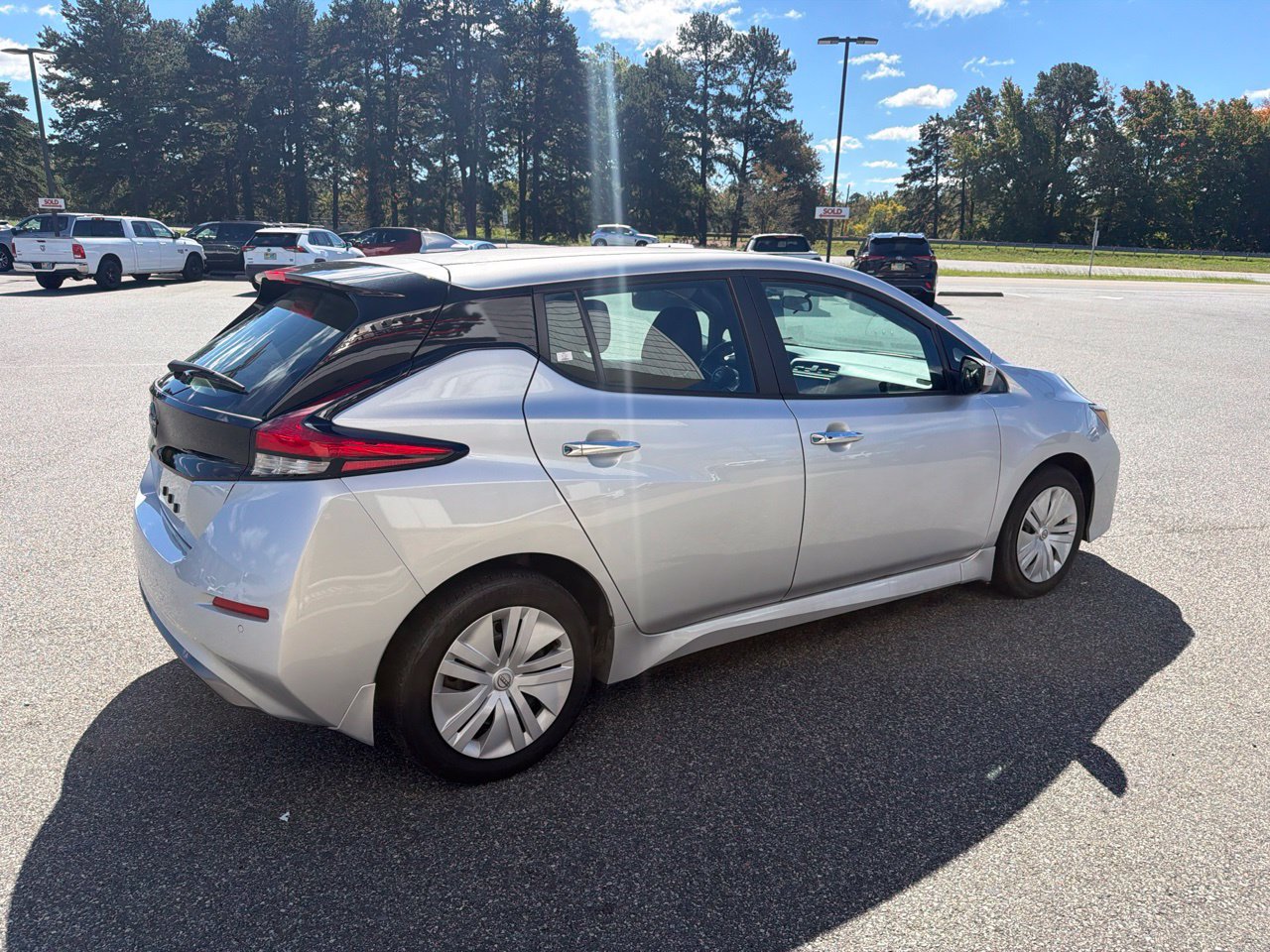 Used 2025 Nissan Leaf S FWD image 7