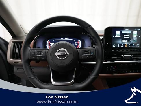 Certified 2023 Nissan Pathfinder Platinum image 4