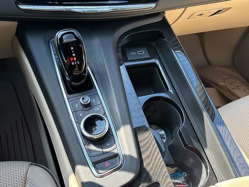 Used 2024 Cadillac Escalade Premium Luxury w/ Performance Package AWD/4WD image 14