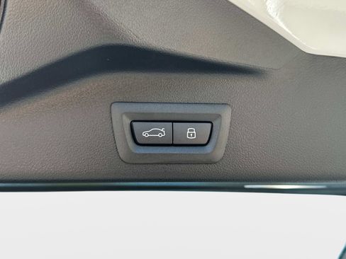 New 2026 BMW X5 xDrive50e image 12