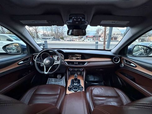 Used 2019 Alfa Romeo Stelvio Ti Lusso w/ Quick Order Package 22X Lusso AWD/4WD image 29