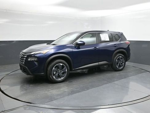 Certified 2025 Nissan Rogue SV FWD image 1