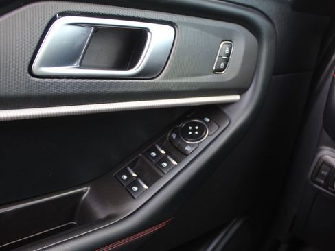 Used 2025 Ford Explorer ST-Line w/ ST-Line Street Pack AWD/4WD image 29