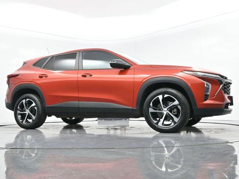 Used 2024 Chevrolet Trax RS w/ Driver Confidence Package image 39