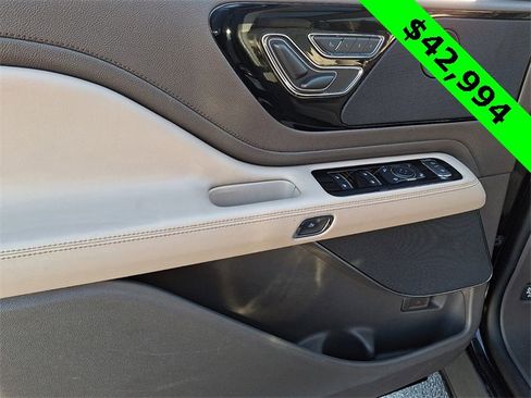 Used 2023 Lincoln Aviator Reserve w/ Equipment Group 201A image 13