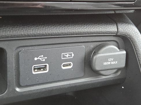 Used 2023 Honda Pilot Touring image 7