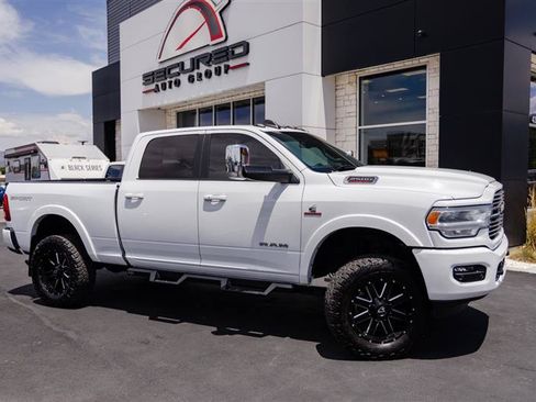 Used 2022 RAM 2500 Laramie AWD/4WD image 2