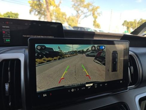 Used 2025 Ford Expedition Active AWD/4WD image 19