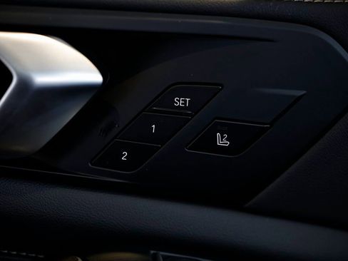 New 2026 BMW X5 xDrive40i w/ Executive Package image 17