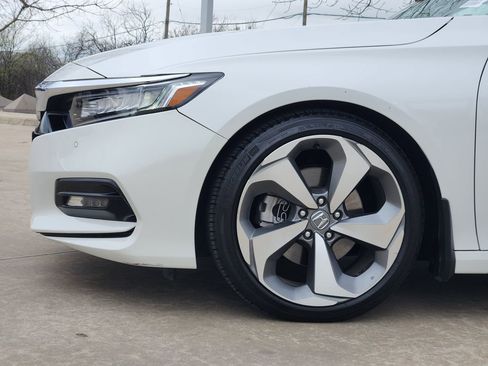 Certified 2018 Honda Accord Touring image 8