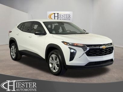 Certified 2025 Chevrolet Trax LS w/ Driver Confidence Package