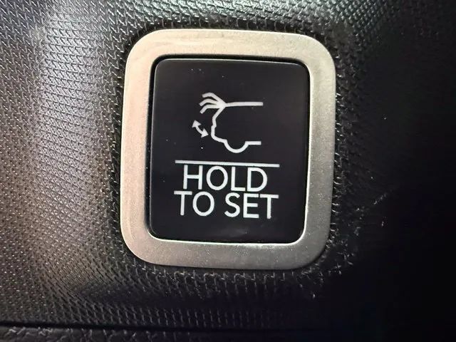 Used 2025 Jeep Grand Cherokee Summit w/ Obsidian Package AWD/4WD image 25
