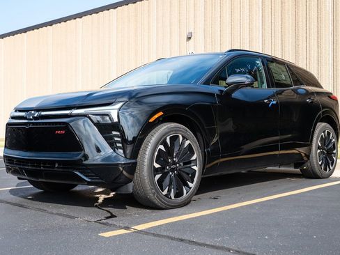 New 2026 Chevrolet Blazer EV RS image 4