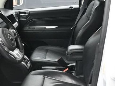 Used 2017 Jeep Compass High Altitude AWD/4WD image 11