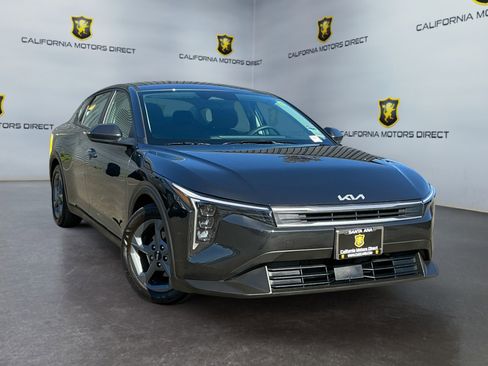 Used 2025 Kia K4 LXS image 3
