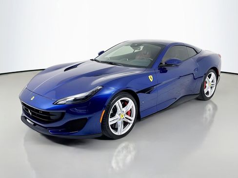 Used 2020 Ferrari Portofino image 3