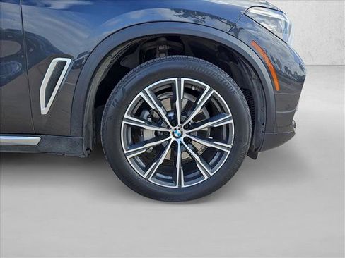 Used 2019 BMW X5 xDrive40i w/ Premium Package 2 image 24