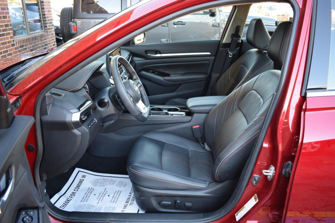 Used 2024 Nissan Altima 2.5 SR w/ SR Premium Package AWD/4WD image 34