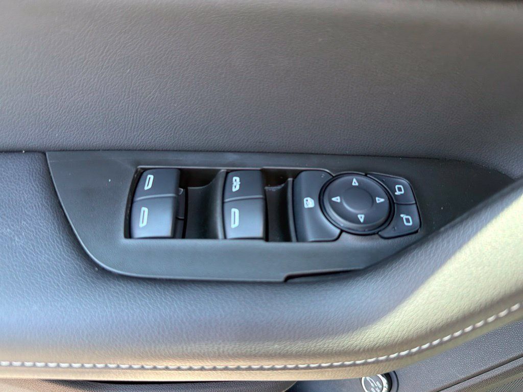 Used 2024 Chevrolet Blazer LT w/ Convenience Package FWD image 12