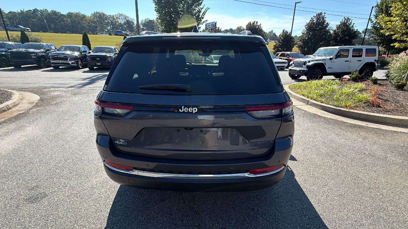 Used 2024 Jeep Grand Cherokee Limited 4xe AWD/4WD image 9