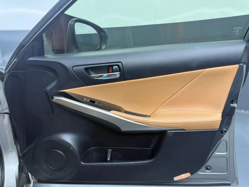 Used 2016 Lexus IS 200t RWD image 17