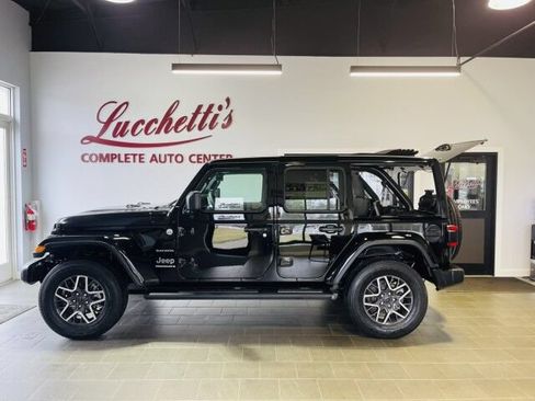 Used 2024 Jeep Wrangler Unlimited Sahara w/ Safety Group AWD/4WD image 1