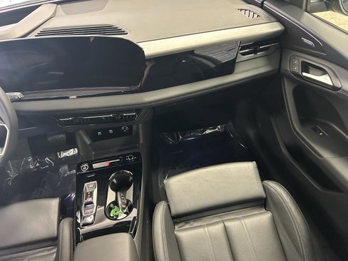 Certified 2025 Audi Q6 e-tron Premium Plus w/ Premium Plus image 23