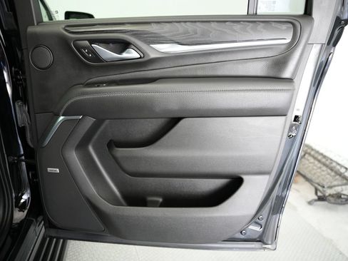 Used 2021 GMC Yukon XL Denali w/ Denali Premium Package AWD/4WD image 46