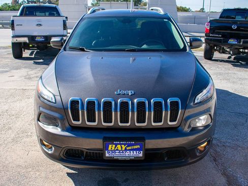 Used 2018 Jeep Cherokee Latitude Plus image 9