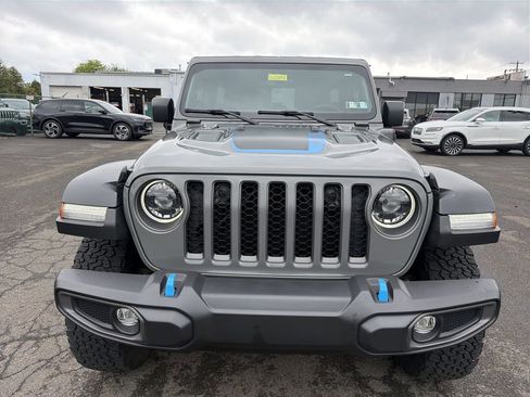 Used 2023 Jeep Wrangler Unlimited Rubicon 4xe w/ Cold Weather Group AWD/4WD image 9