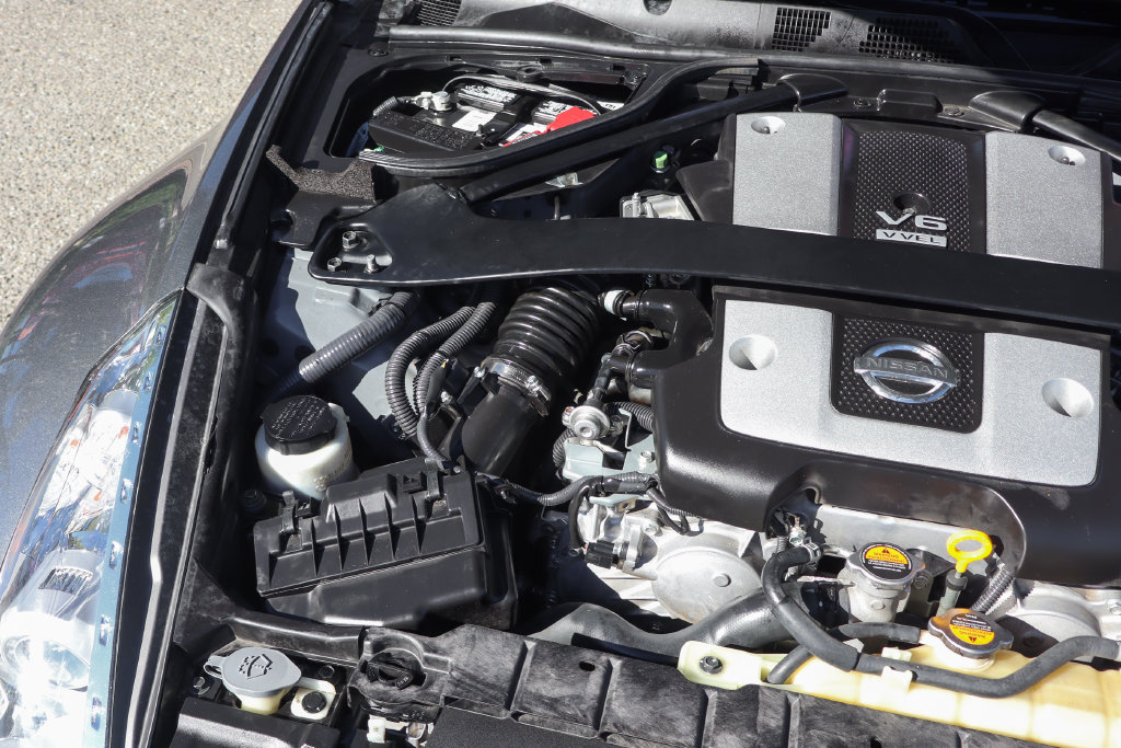 Used 2014 Nissan 370Z Coupe RWD image 12