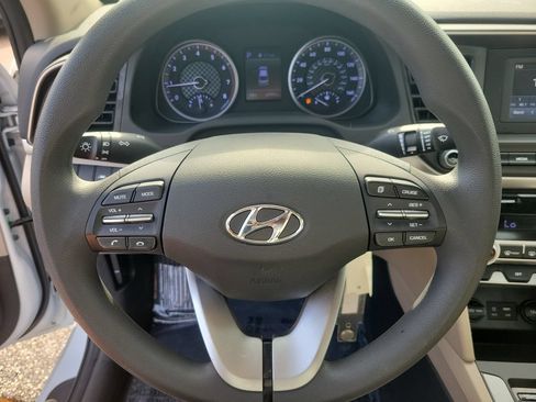 Used 2020 Hyundai Elantra SE FWD image 21