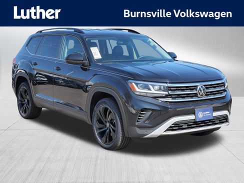 Certified 2022 Volkswagen Atlas SE image 1