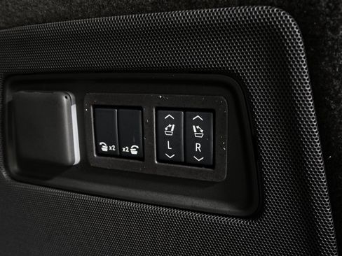 Used 2026 Cadillac Escalade V w/ LPO, ONYX Package image 15