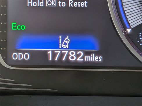 Used 2024 Lexus ES 300h w/ Premium Package image 18