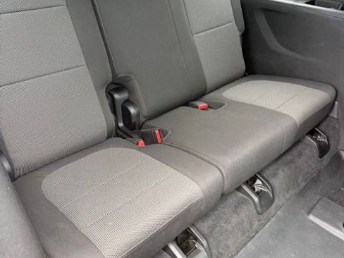 Used 2019 Chevrolet Traverse LT FWD image 9