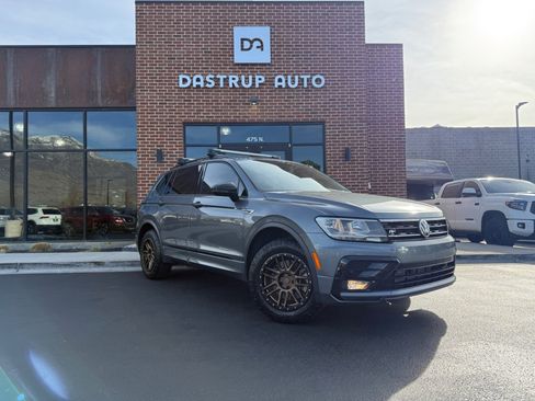 Used 2021 Volkswagen Tiguan SE R-Line image 4