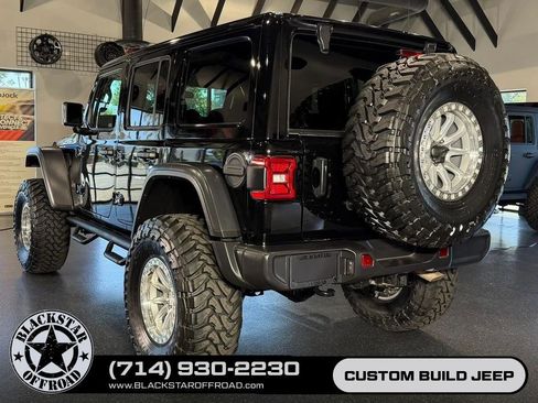 Used 2025 Jeep Wrangler Unlimited Rubicon AWD/4WD image 9