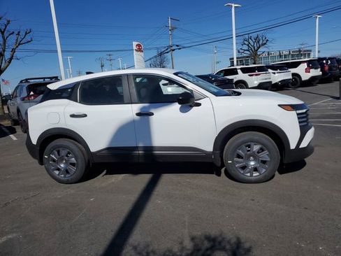 New 2026 Nissan Kicks S image 8