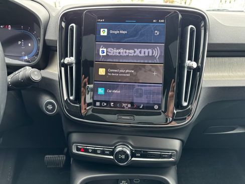 Certified 2023 Volvo XC40 B5 Plus w/ Driver Assist Package AWD/4WD image 9